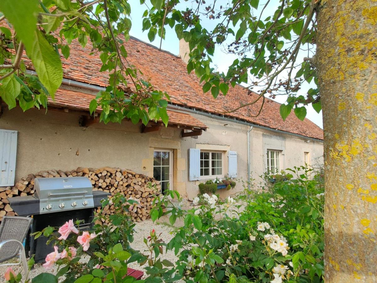 Gite De La Maison Fort Vereaux Exterior foto