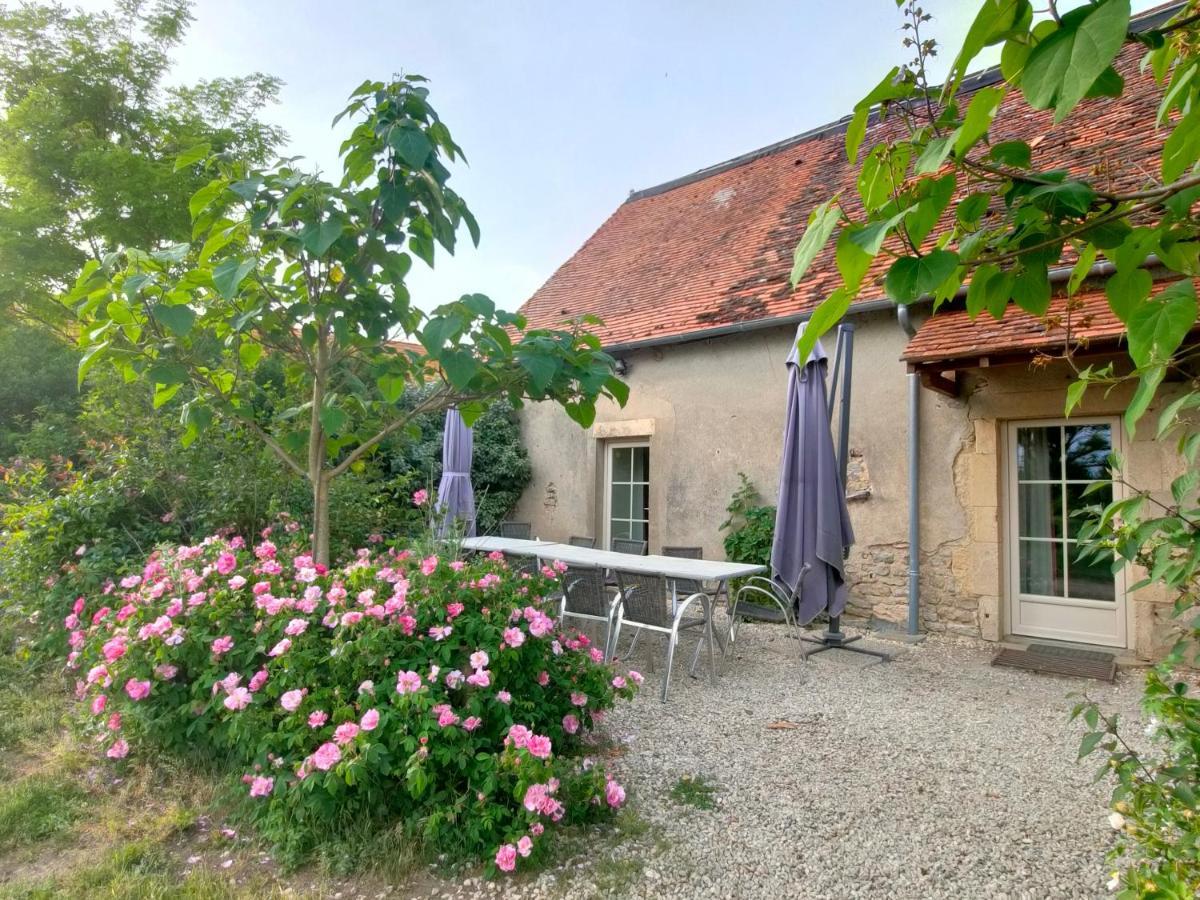 Gite De La Maison Fort Vereaux Exterior foto