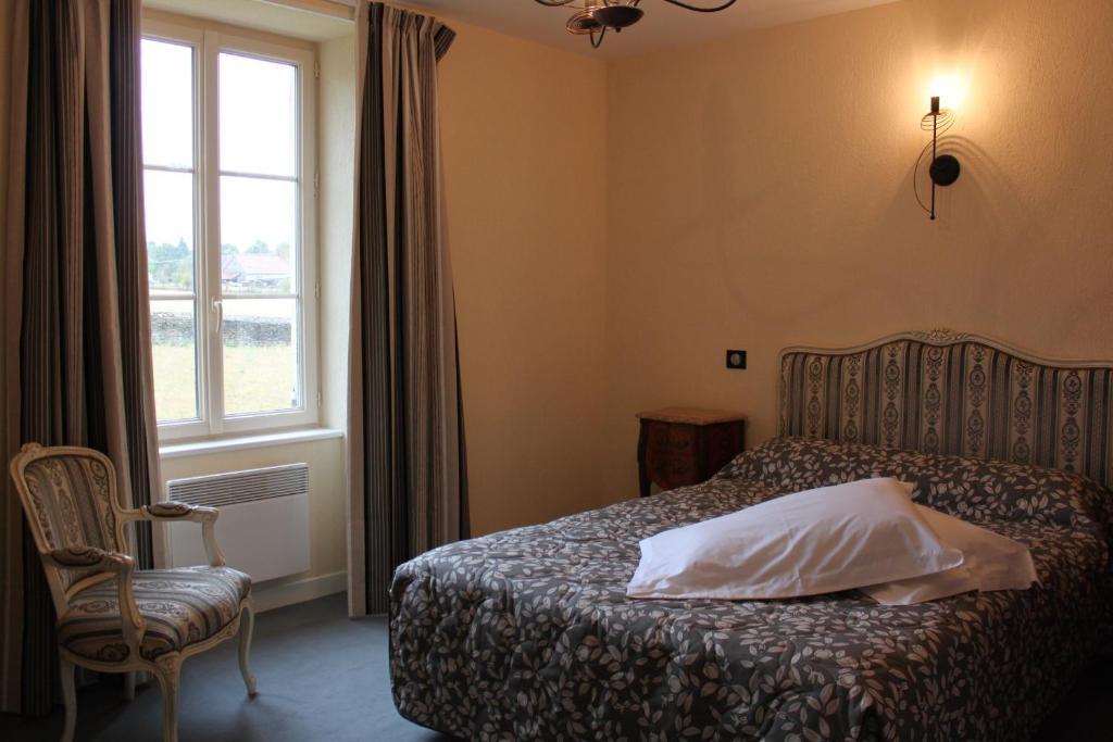 Gite De La Maison Fort Vereaux Zimmer foto