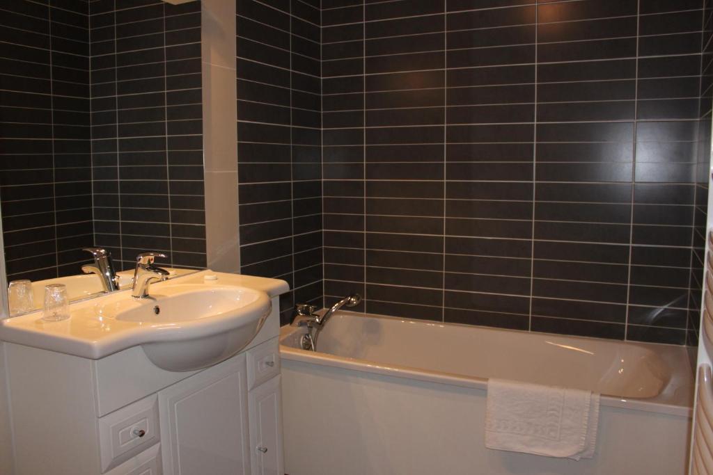 Gite De La Maison Fort Vereaux Zimmer foto