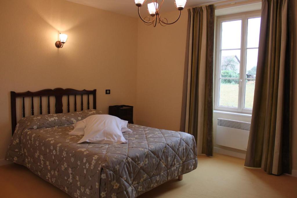 Gite De La Maison Fort Vereaux Zimmer foto
